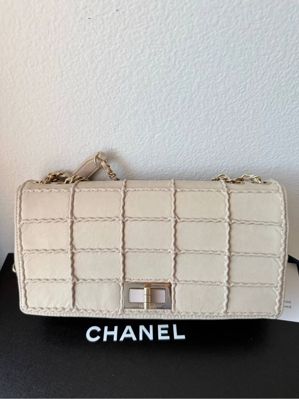 CHANEL 2016 Chocolate Bar Reissue Flap Bag Beige Gold HW Full Set